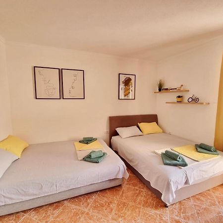 Studio Apartman Na Plazi Rafailovići Exteriér fotografie