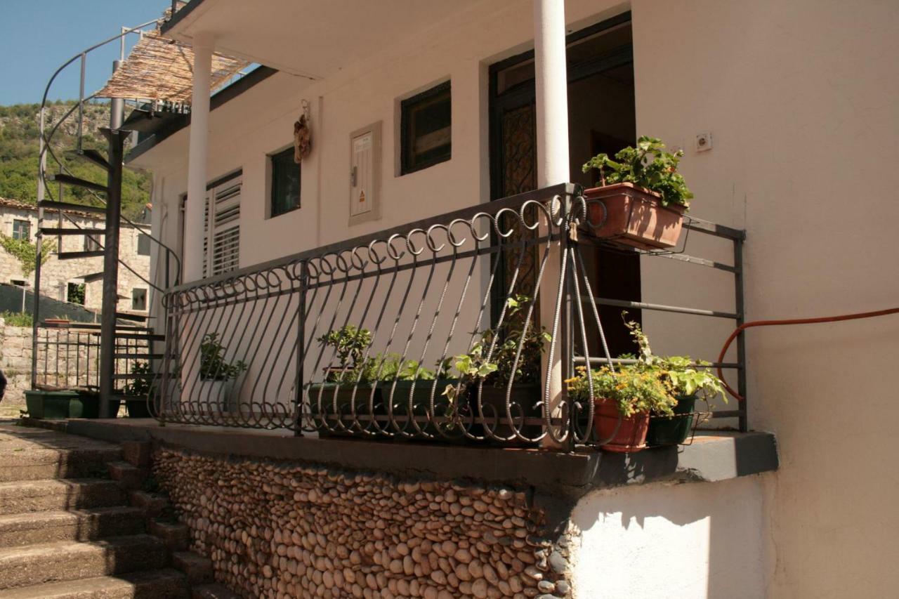 Studio Apartman Na Plazi Rafailovići Exteriér fotografie